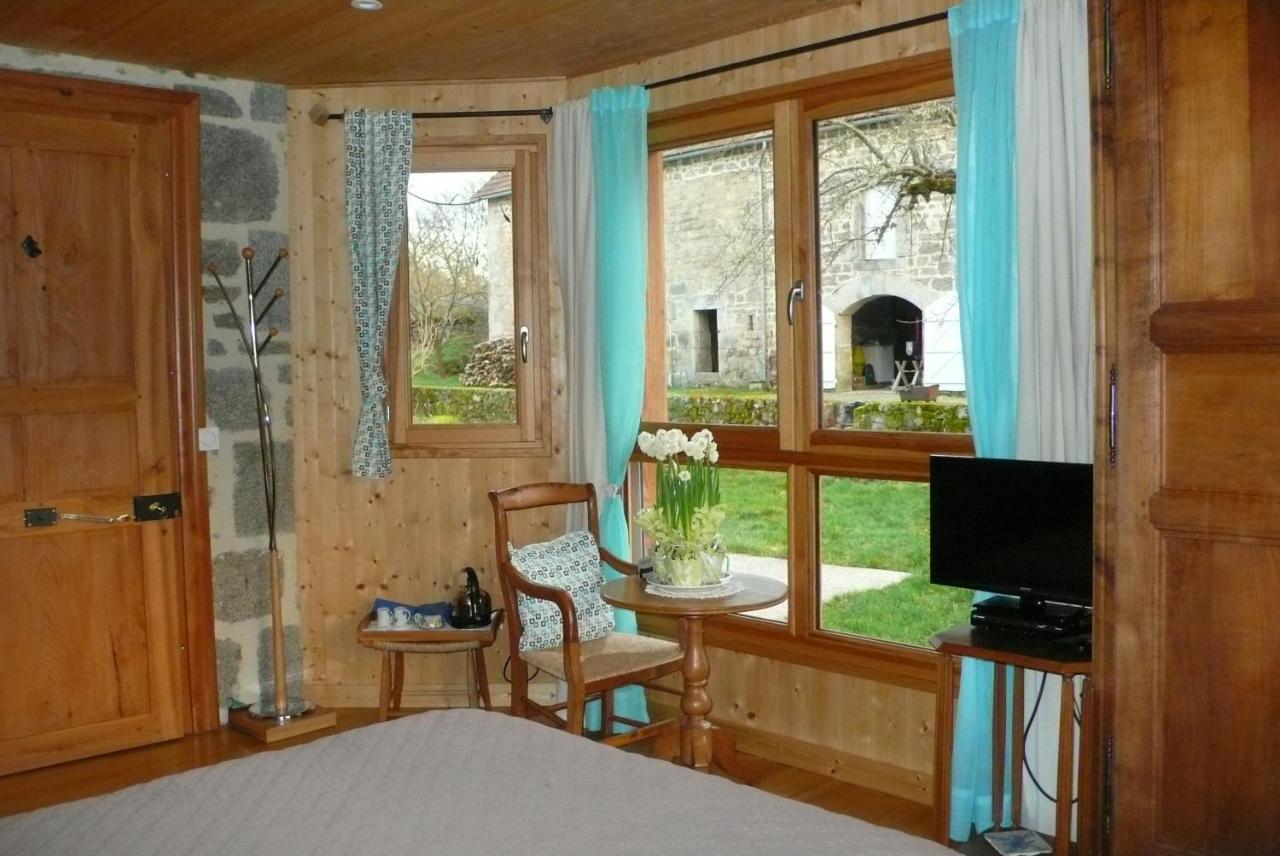 Bed and Breakfast chez Geppetto Saint-Georges-Nigremont Esterno foto