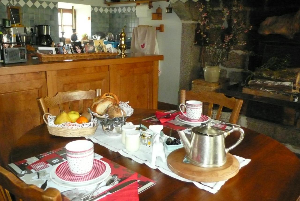 Bed and Breakfast chez Geppetto Saint-Georges-Nigremont Esterno foto