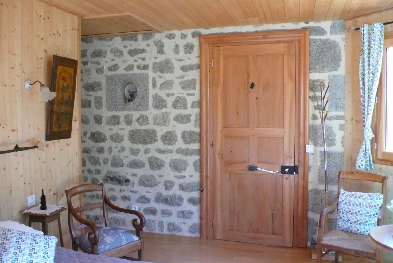 Bed and Breakfast chez Geppetto Saint-Georges-Nigremont Esterno foto